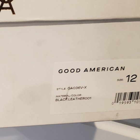 NWT: Good American Chelsea Boots Lug Sole Pull On Leather, Size 12 - Picture 6 of 6